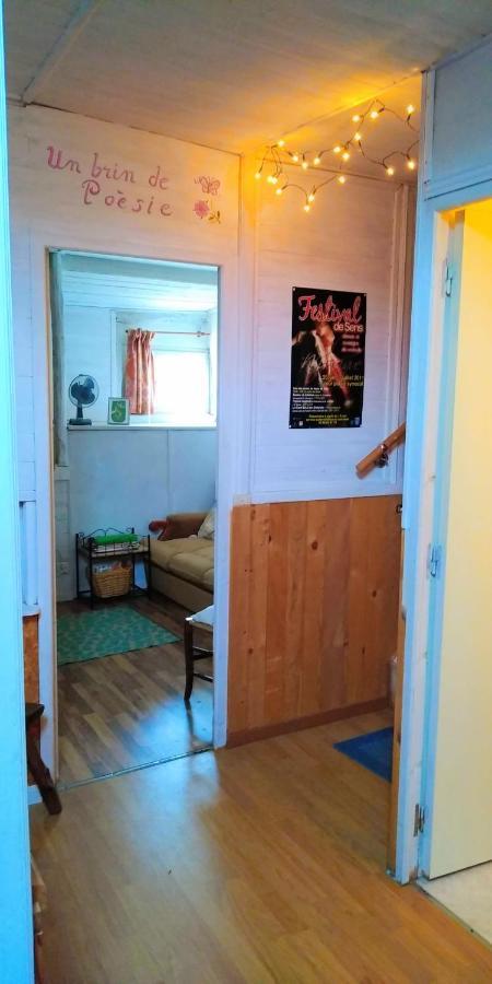 Bed and Breakfast Ferme De L'Art Rural Et Populaire Maillot Exterior foto