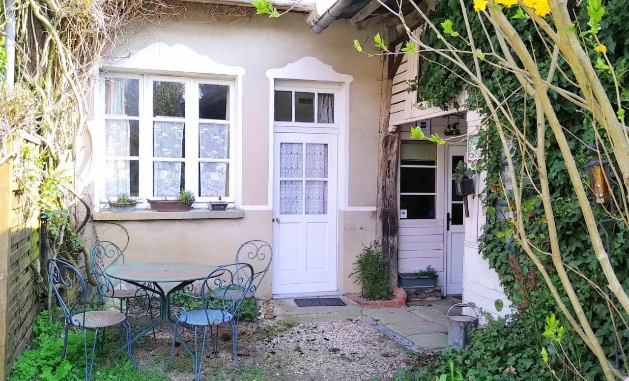 Bed and Breakfast Ferme De L'Art Rural Et Populaire Maillot Exterior foto